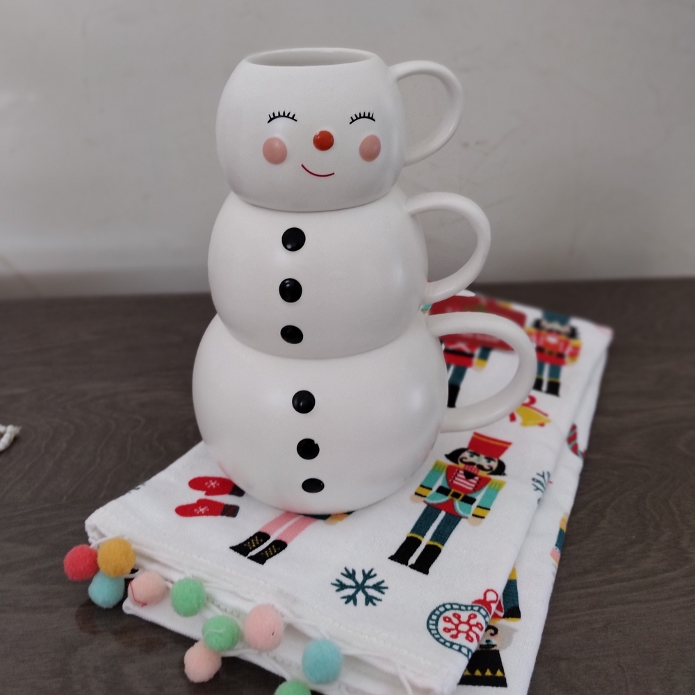 Stackable Snowman 3 Mug Set and Christmas Nutcracker Cotton Towel